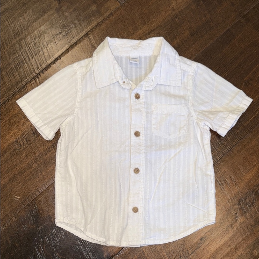 Old Navy White Button Down Shirt Classic Collar Short Sleeves